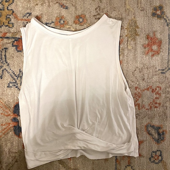 Alo Cover Tank, White Size Small. - Picture 5 of 5